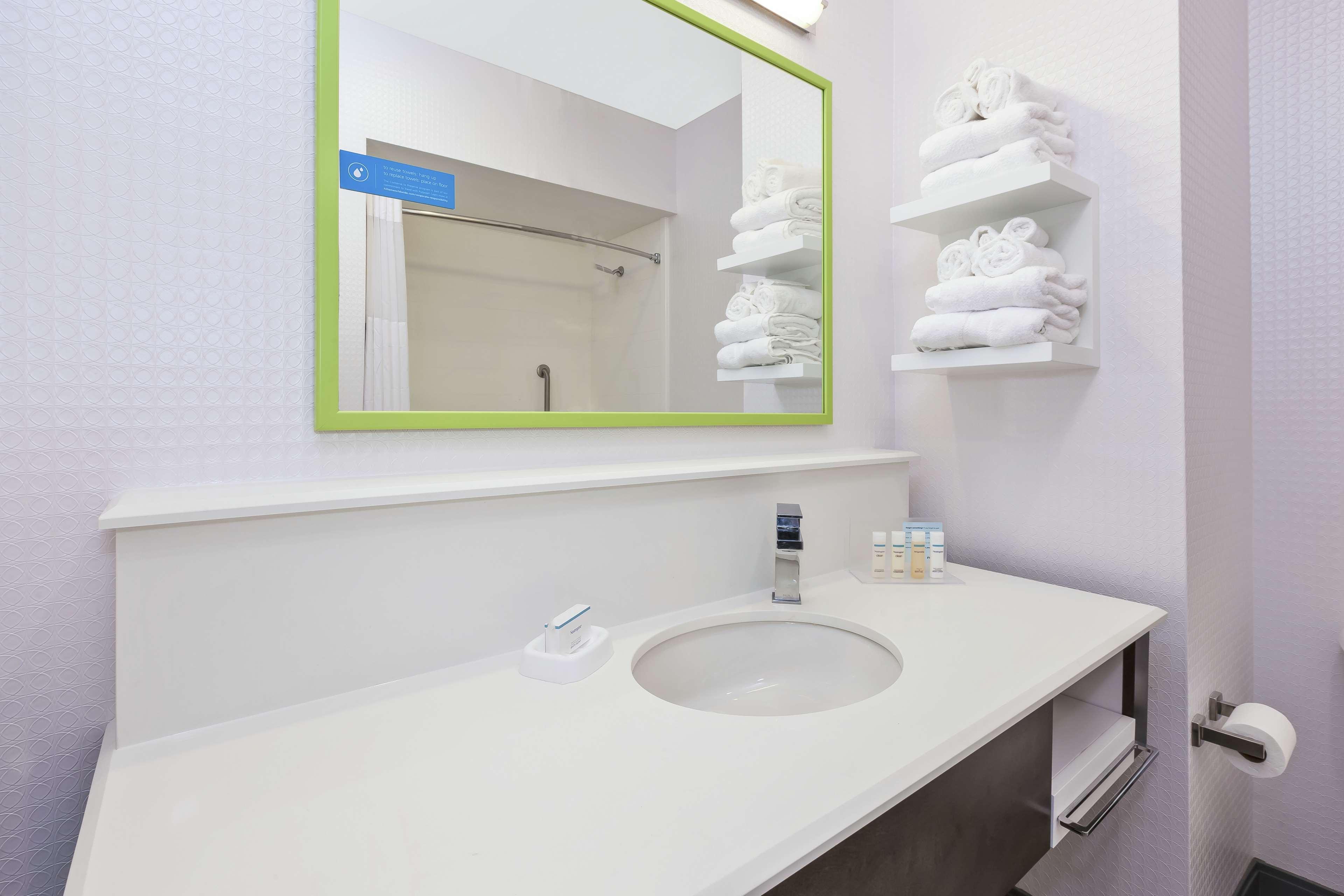 Hampton Inn Седалия Экстерьер фото