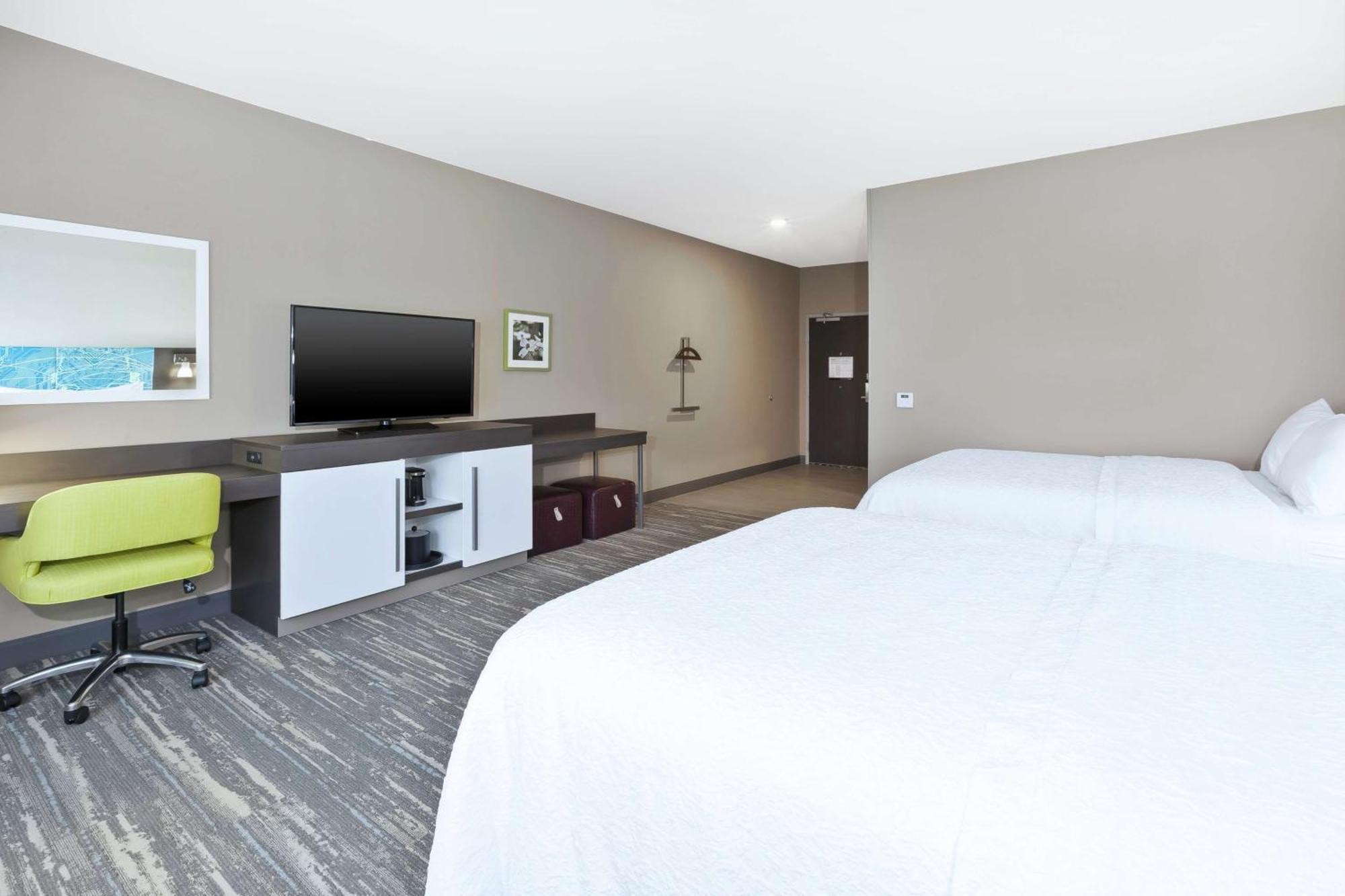 Hampton Inn Седалия Экстерьер фото