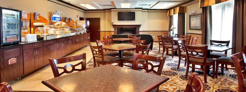 Hampton Inn Седалия Экстерьер фото